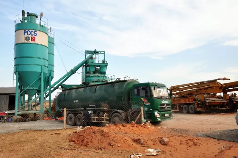 Thương mại và dịch vụ