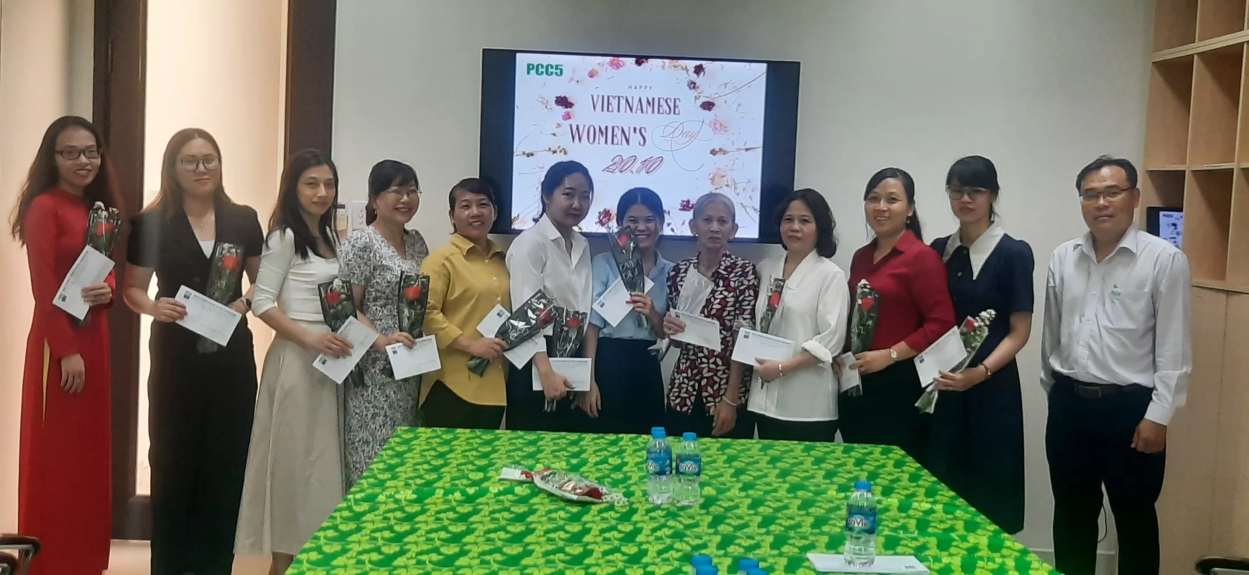 Họp mặt Nữ CBCNV nhân ngày 20/10