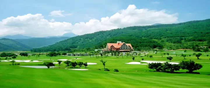 Khu biệt thự và sân Golf Tam Đảo